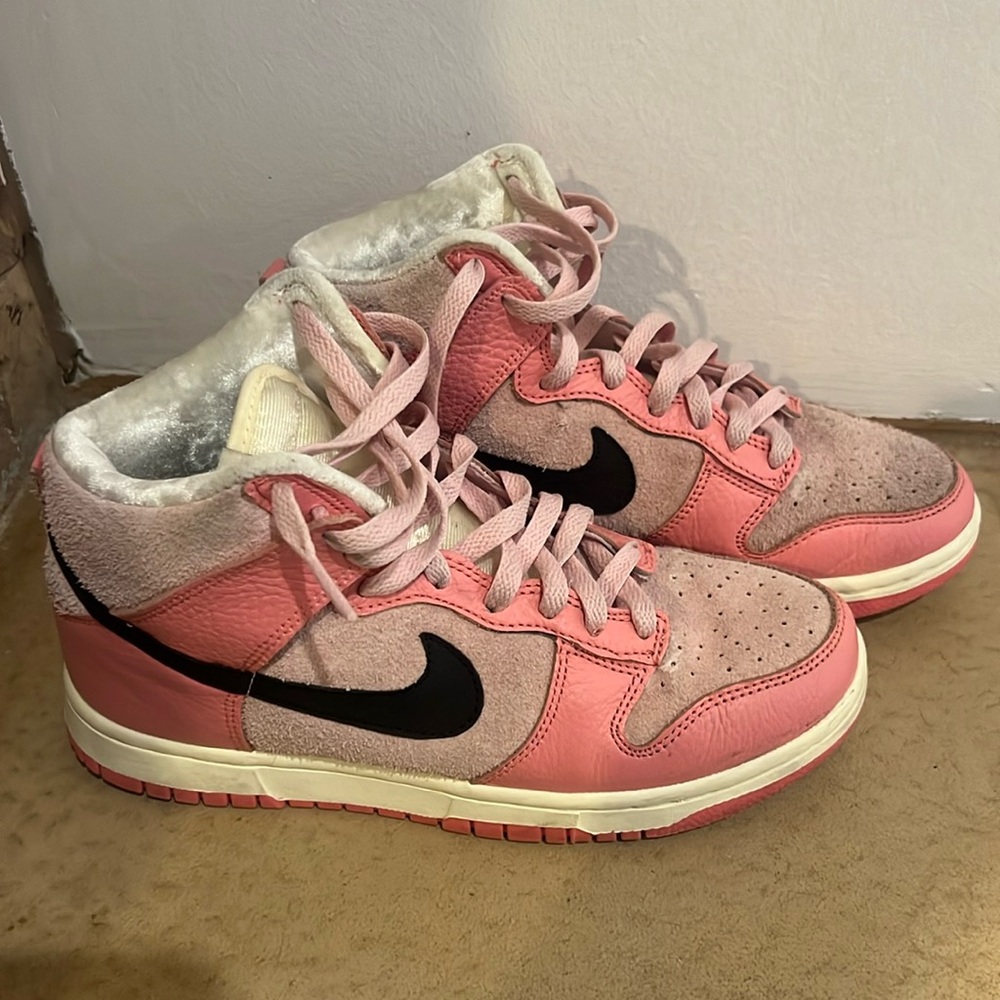 Nike. Pink Dunk highs. Size 7.5.